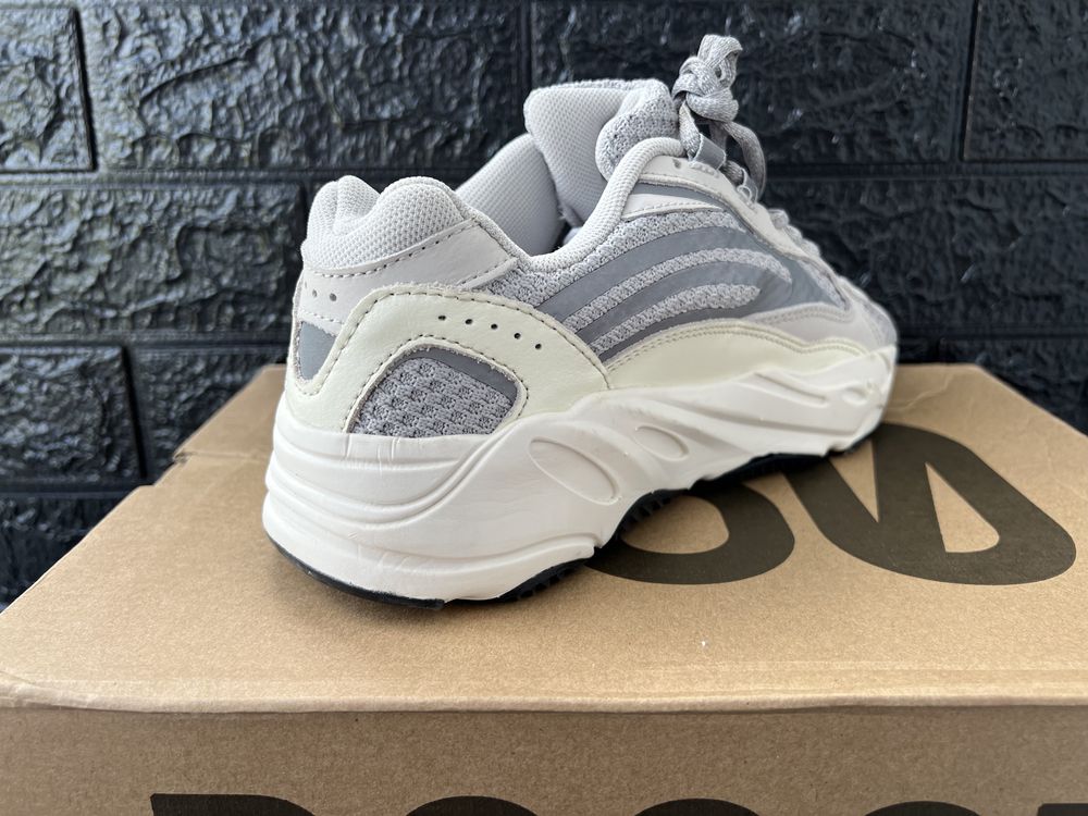 Yeezy 700 Static 40 41 1/3