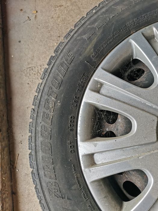 Roti Iarna-205 60 R15 Bridgestone