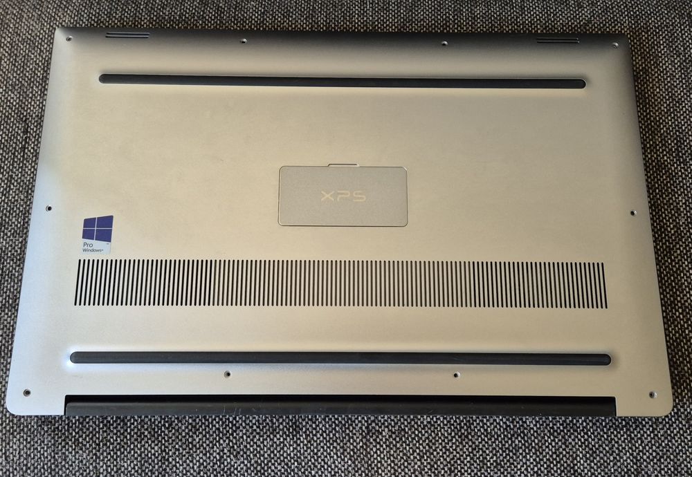 vand laptop Dell XPS  15 9550.15.6"FH..i5 6300HQ Quad..8 Gb..Ssd 256Gb