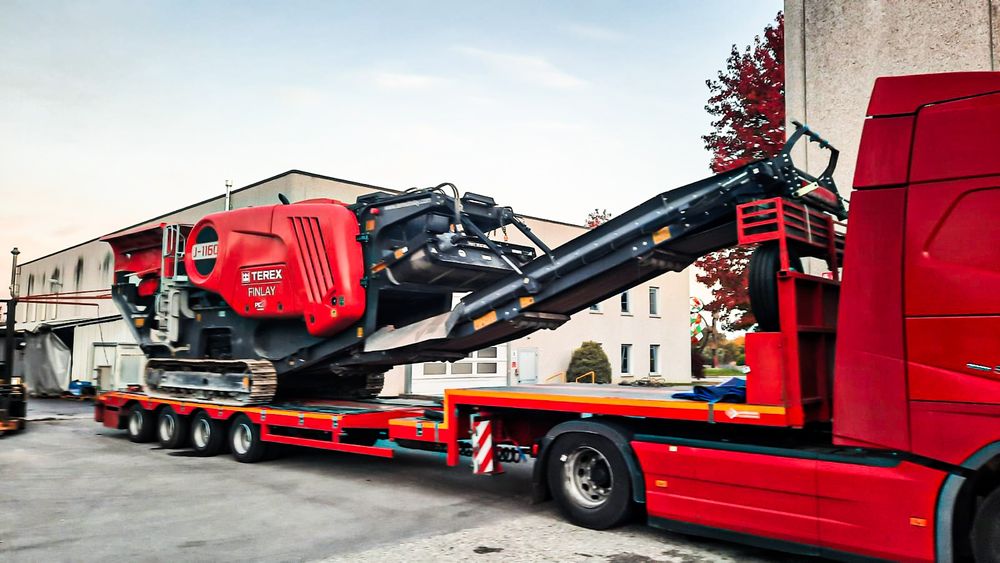 Inchiriez Concasor mobil cu falci pe senile Terex