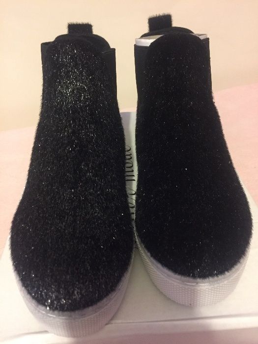 Продавам дамски боти с косъм