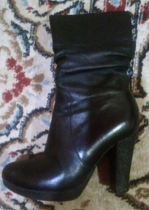 Отдам женские новые сапоги весна осень
