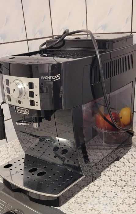 Espressor automat De'Longhi Magnifica S ECAM 22.112.B Stare buna!