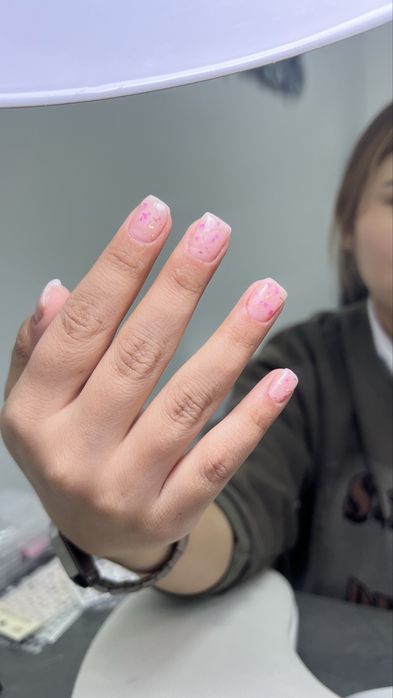 Нужны модели на маникюр