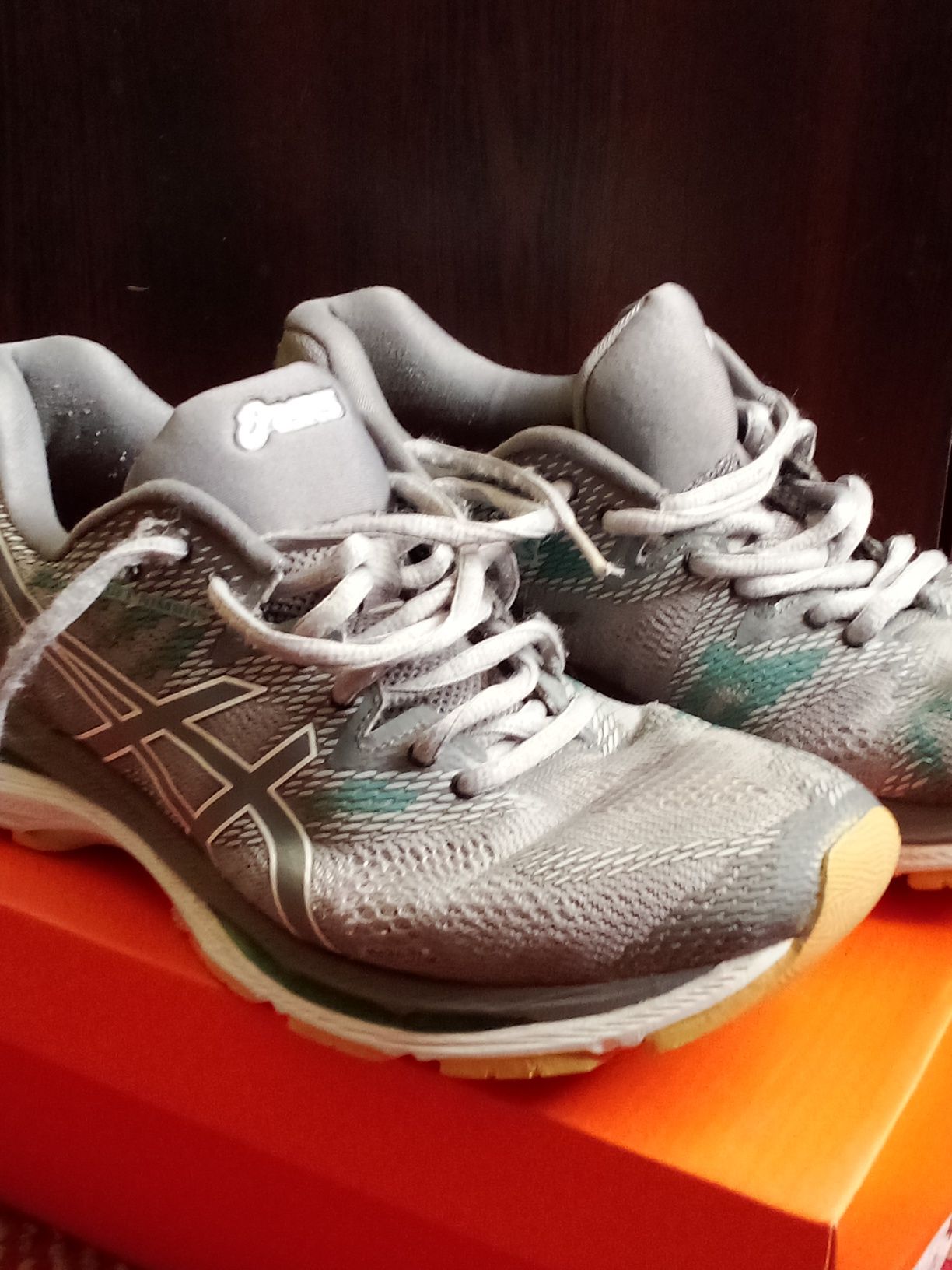Маратонки Asics N 40