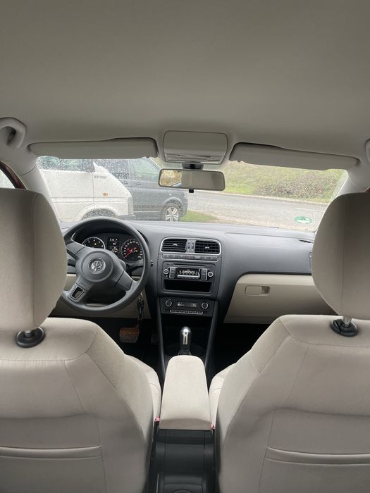 Vind  Wv Polo  cutie automată
