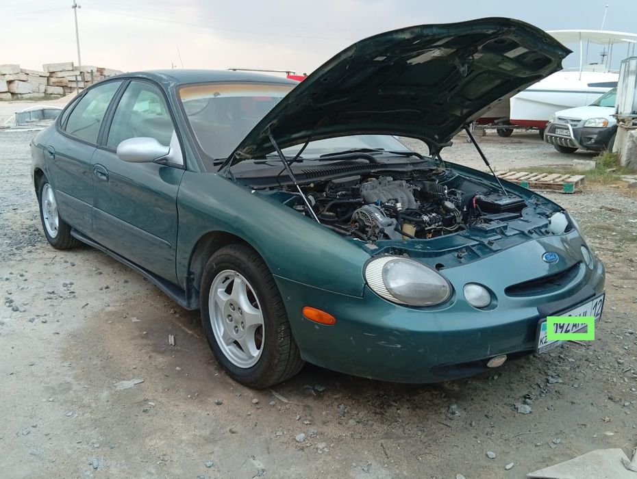 Продаётся авто Ford Taurus .