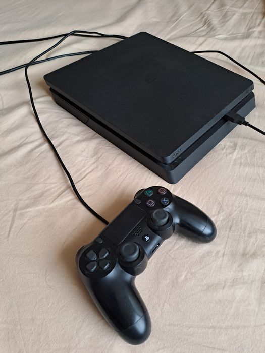 Playstation 4 slim+2 игри
