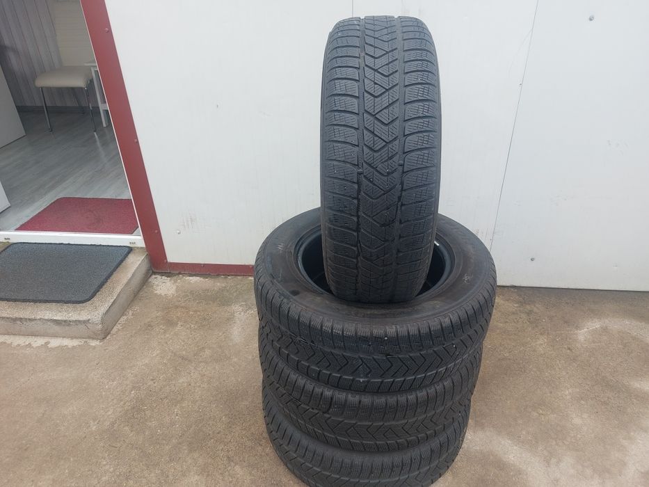 150 lei bucata! Set anvelope M+S/IARNA 235 65 17 Pirelli