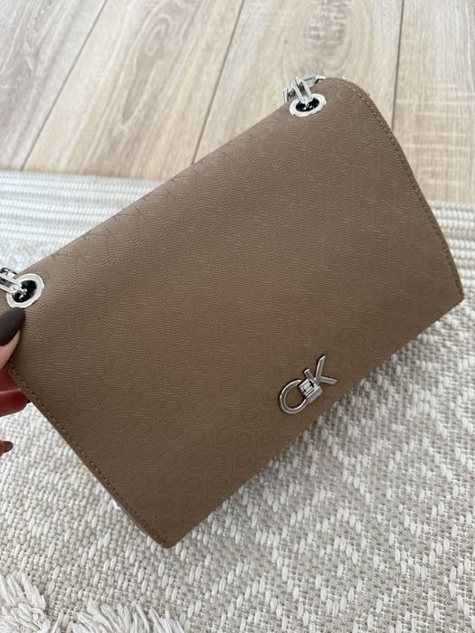 Дамска чанта calvin klein