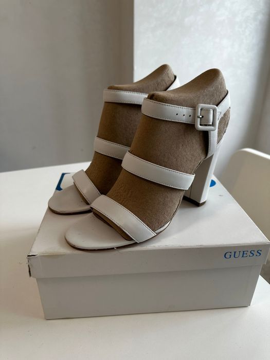 Sandale Guess, culoarea alb, mărimea 39