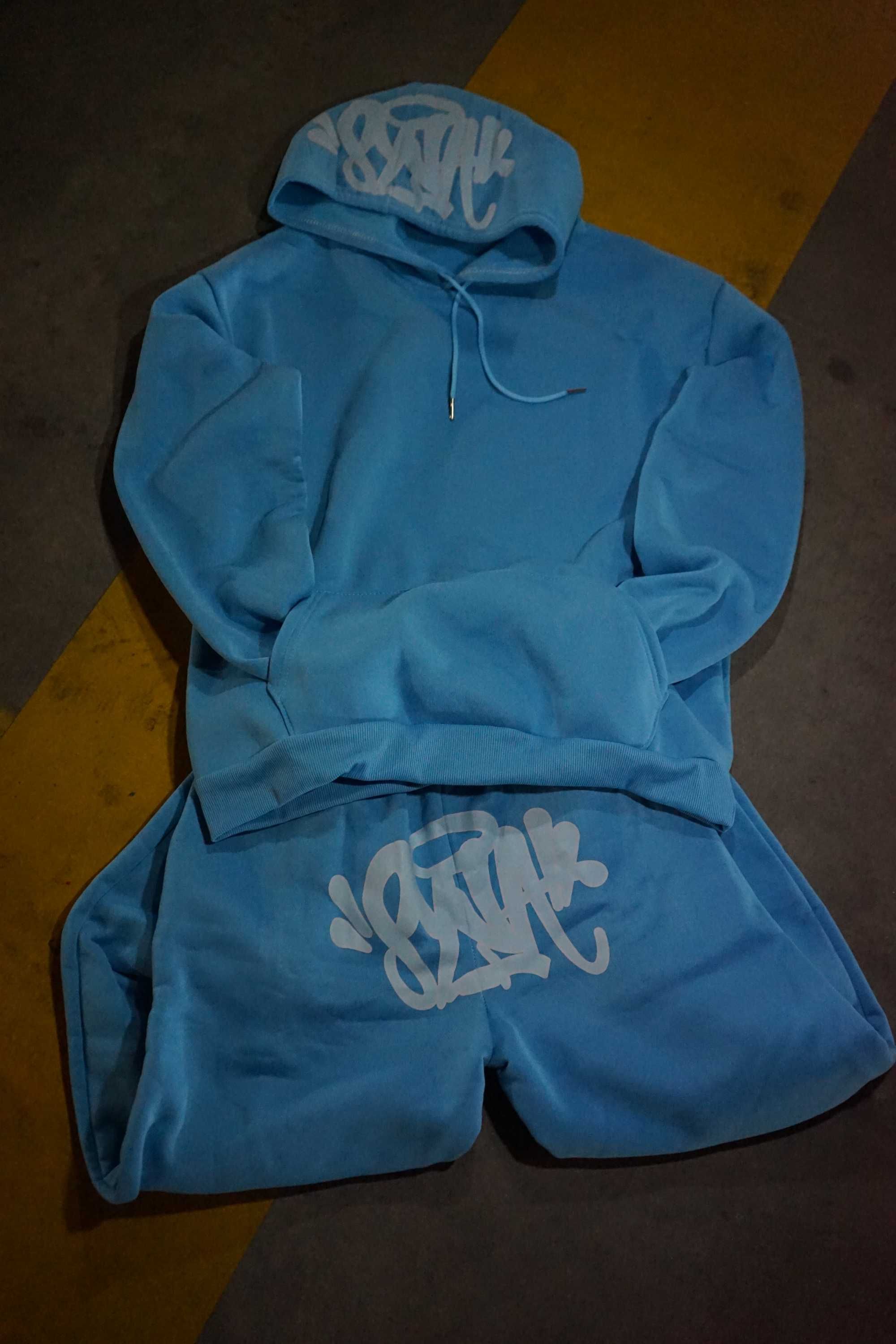 Syna World Streetwear екип