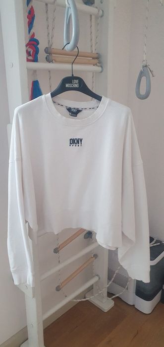 Белый лонгслив  DKNY