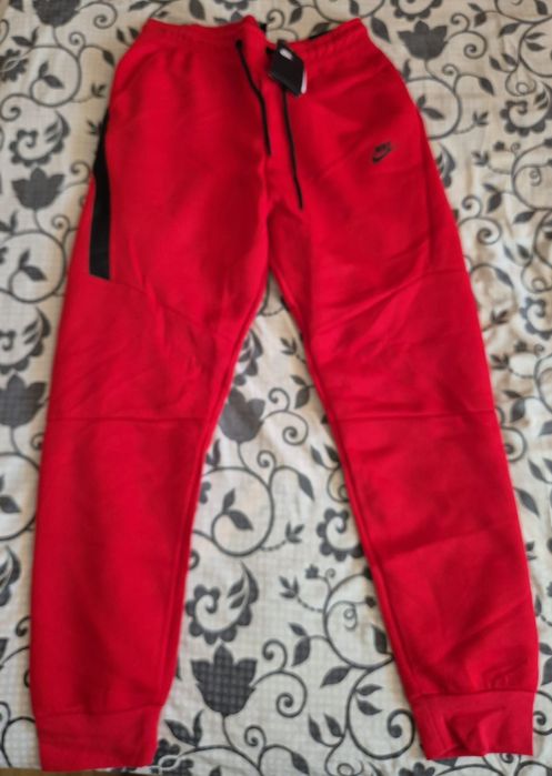 Nike tech pantaloni