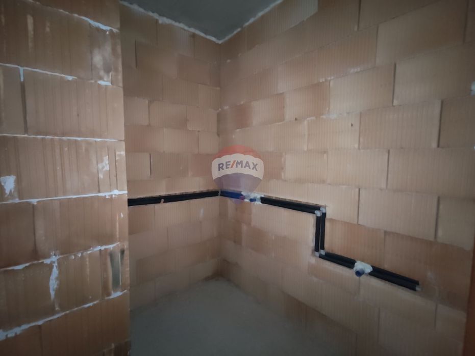 Продава се Двустаен апартамент в Варна, Възраждане 1 - 73 кв.м за 1939 €/кв.м - Снимка #8