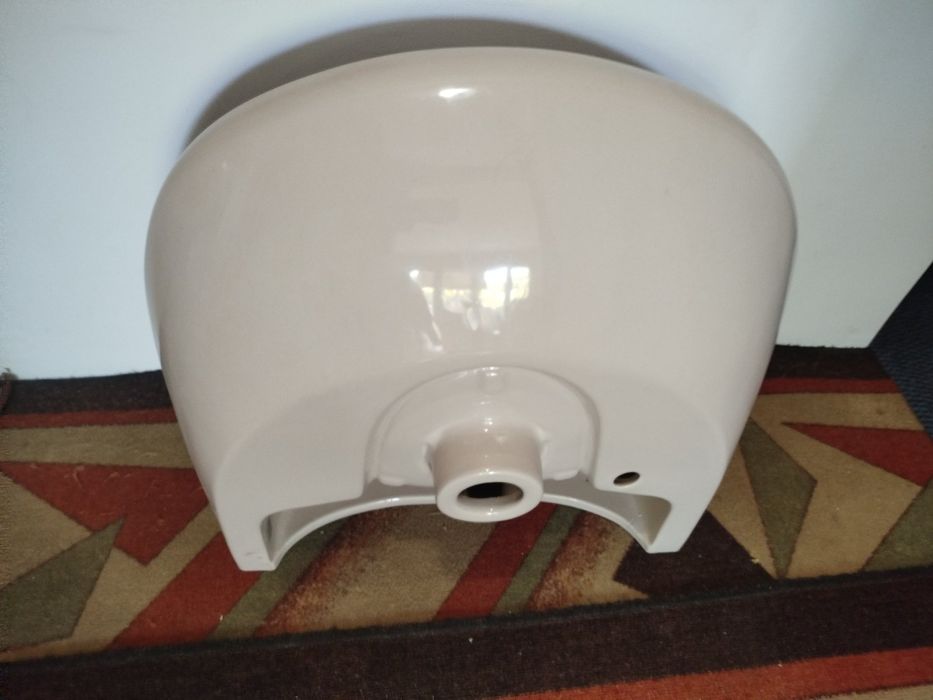 Продавам порцеланови мивки