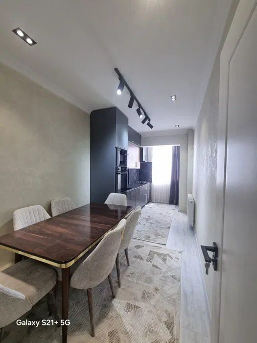 Sotiladi квартира Центр Мирабад Ойбек 3//5//9 75м2 с обстановкой