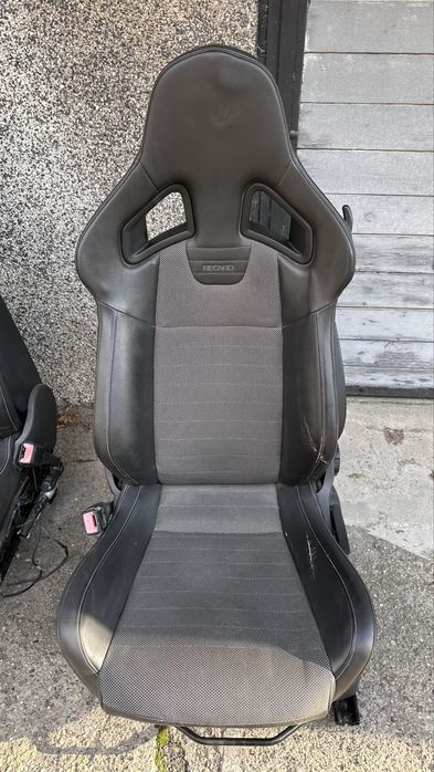 Седалки Recaro от Opel Corsa OPC