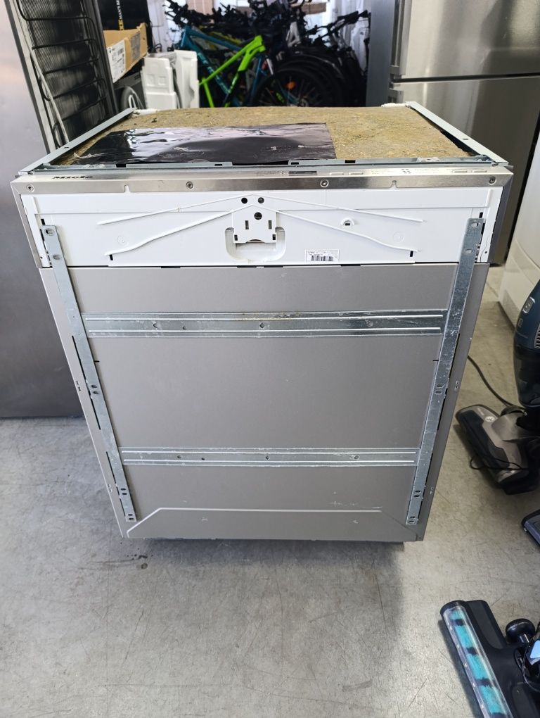 Съдомиялна машина за вграждане Miele XXL