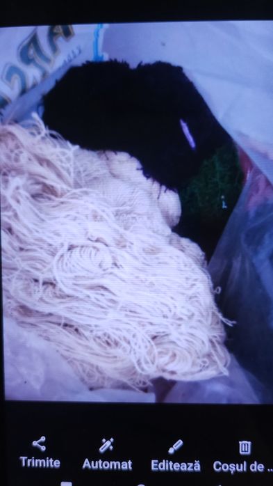 Lâna prelucrată albă și colorata