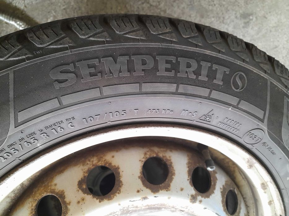 Продава джанти с гуми 205 65 16С за Опел Виваро,Рено Трафик,Нисан