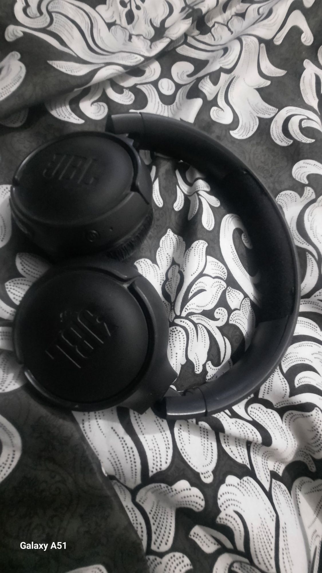 Продам Наушники Jbl