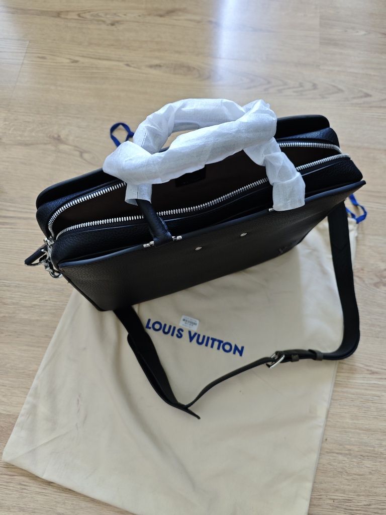 Портфель от Louis Vuitton