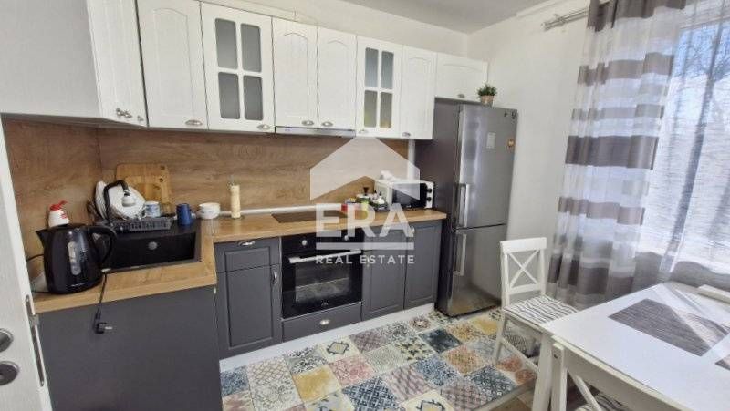 Дава се под наем Двустаен апартамент в Варна, Колхозен пазар - 65 кв.м за 450 € - Снимка #2