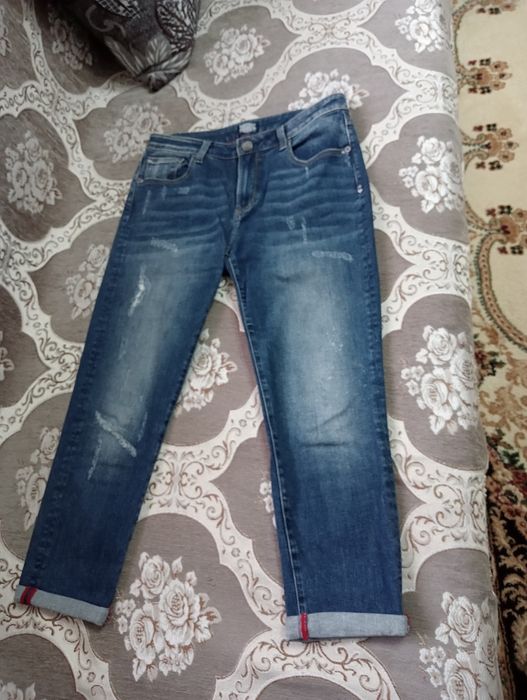 Брюки класика и джинсы по 2000т за штуку