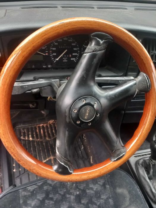 Волан momo махагон