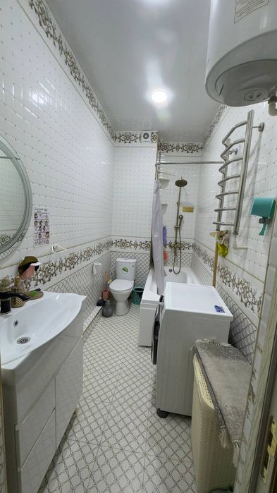 Термиз шахар марказида квартира сотилмокда 100м3
