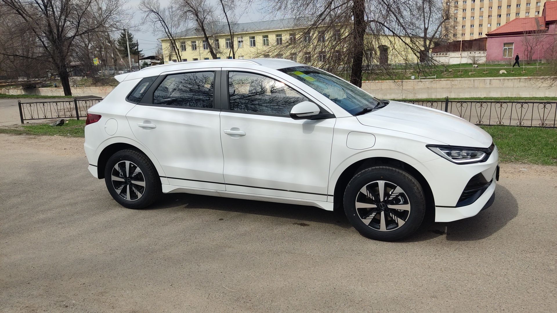 Продам электромобиль BYD E2