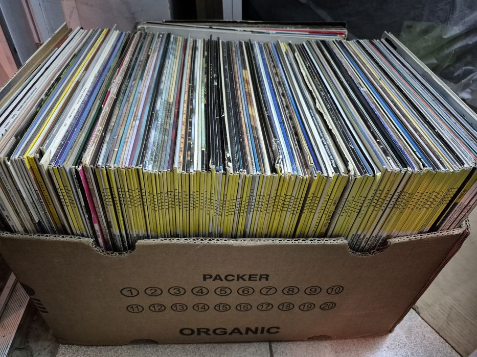 Vând Lot 150lp Discuri Vinil cu muzică clasică mixta 

Artiști:

- Fra