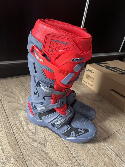 ЧИСТО НОВИ ботуши Leatt 4.5 5.5