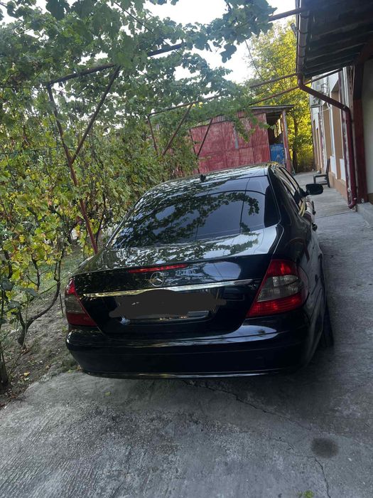 Vand mercedes e class 2.2 2007 automat mai multe detali în privat