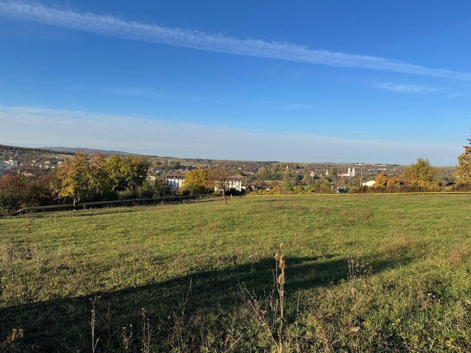 Teren Intravilan, în zonă de case, panoramă deosebită