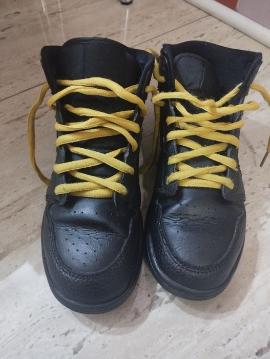 Gheata tip adidas (Nike)