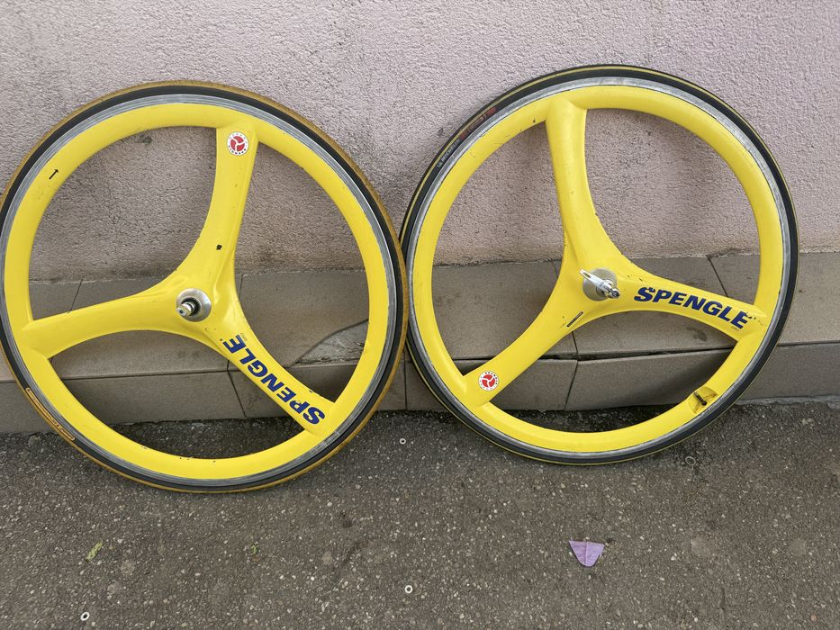 Vand roti cursiera din carbon