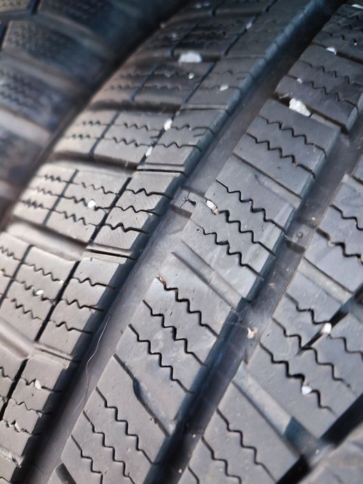 Anvelope Iarna HANKOOK Winter I cept Evo2 215/55 R17 98V- SUPER PRET!!