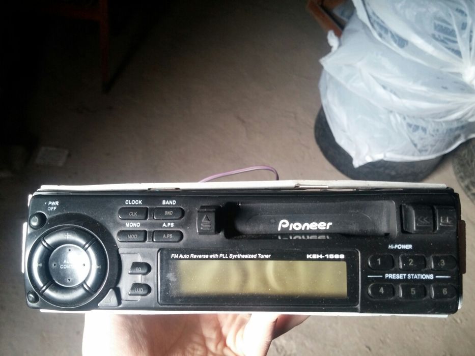 Продам кассетную автомагнитолу Pioneer