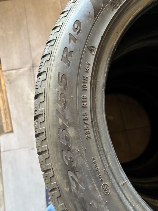 Anvelope de iarna Pirelli 235 55 R19