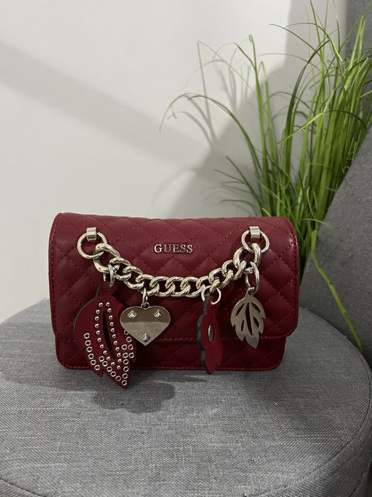 Чантичка Guess