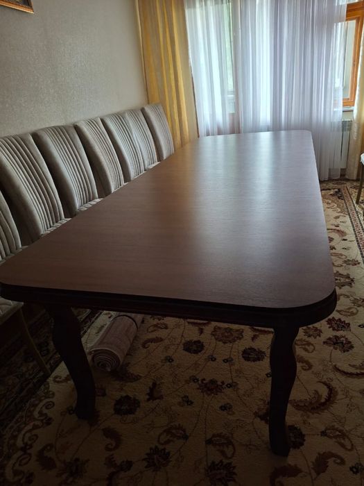 Продается шикарный стол