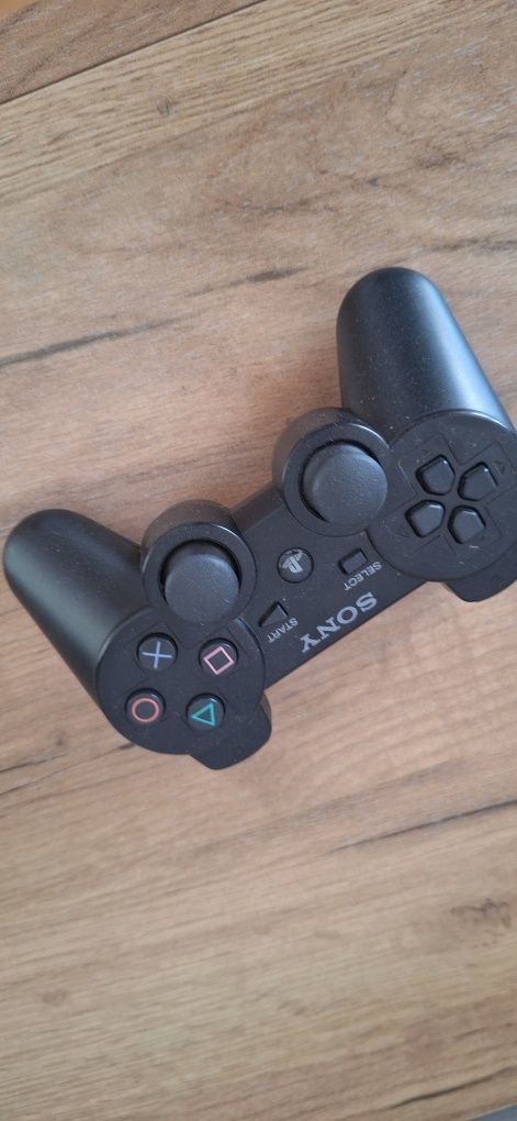 Vând playstation 3+jocurile din poza și maneta
