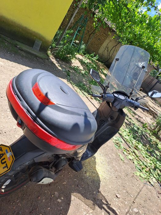 scuter Aprilia 49 cm³ cu actele la zi