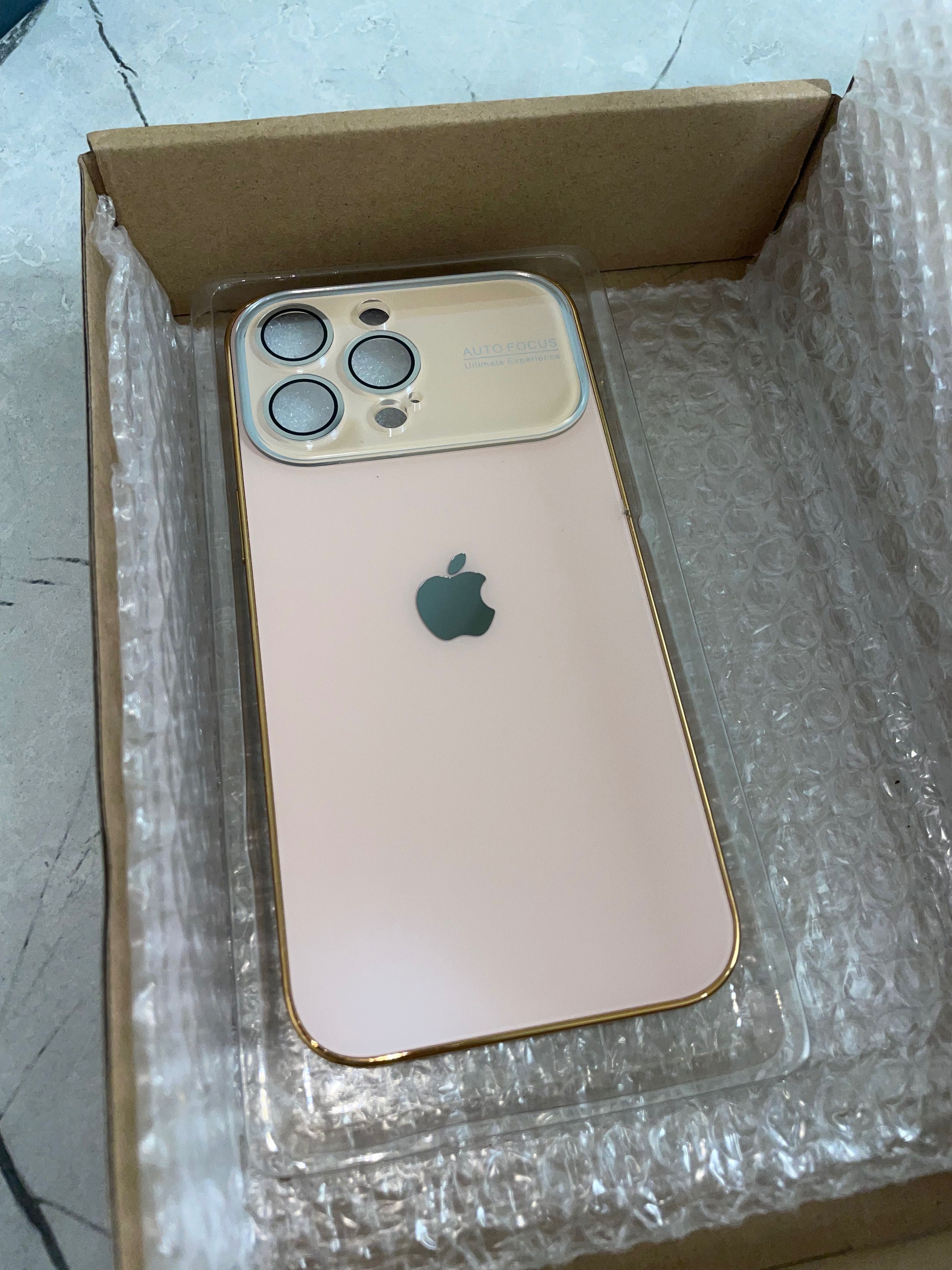 Неизползван калъф за iPhone 14 Pro Max