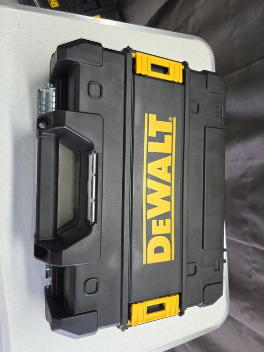 Акумулаторен ударен винтоверт DeWALT DCF887N, 18 V, 205 Nm,2х5ah..