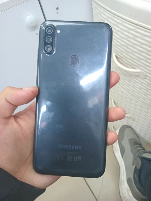 Самсунг а 11  4/32