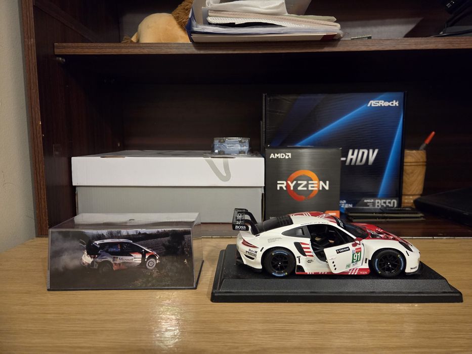 Bburago Porsche RSR и Toyota Yaris Rally car