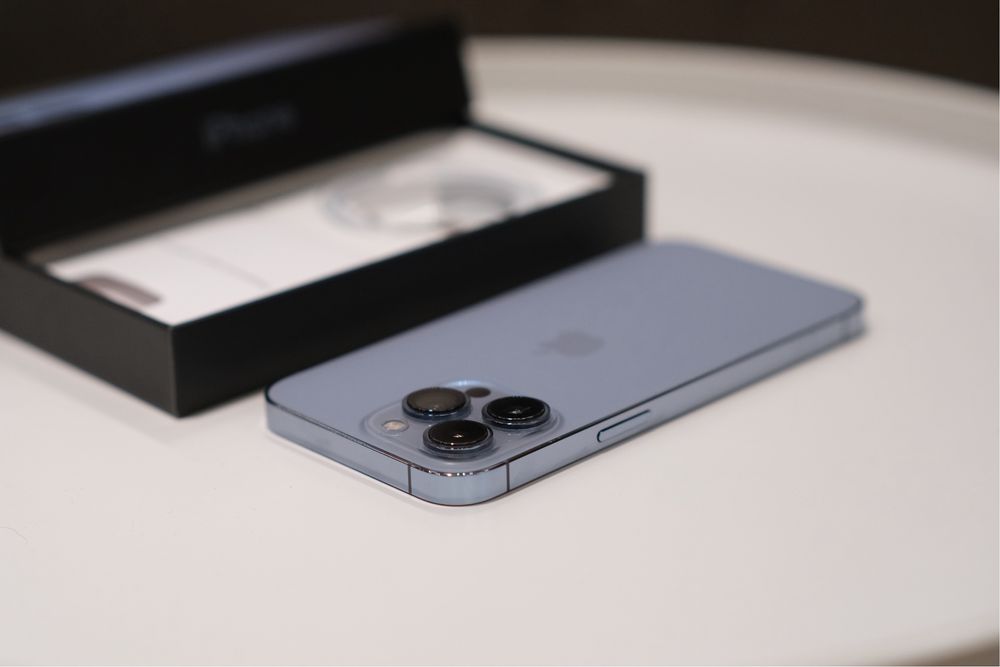 Продам iPhone 13 Pro Sierra Blue